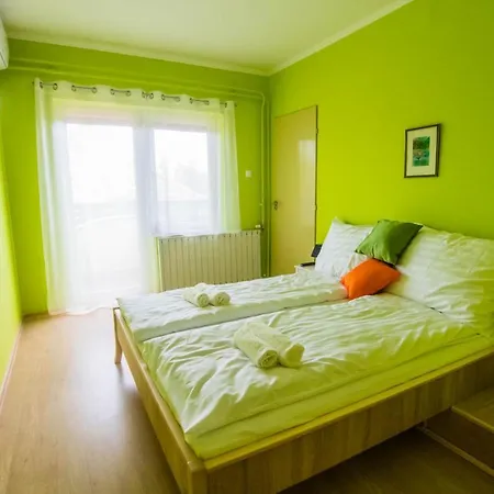 Aparthotel Feszek Apartman *