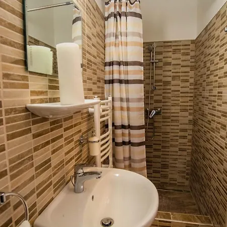 Aparthotel Feszek Apartman *