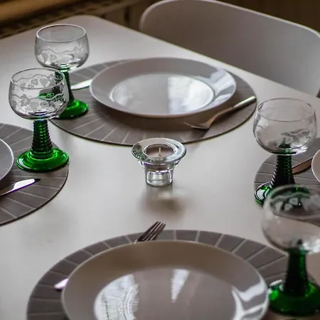 Feszek Apartman Aparthotel *