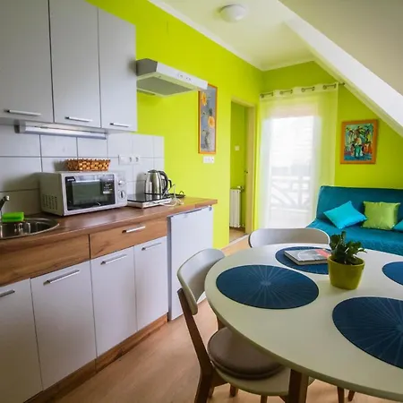 Feszek Apartman *