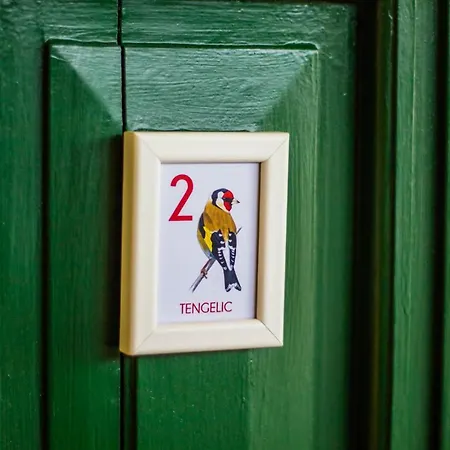 Feszek Apartman Aparthotel *