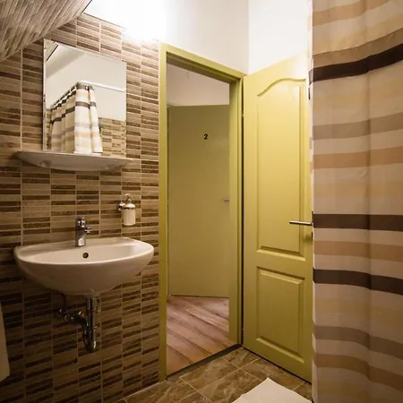 Feszek Apartman Gyula