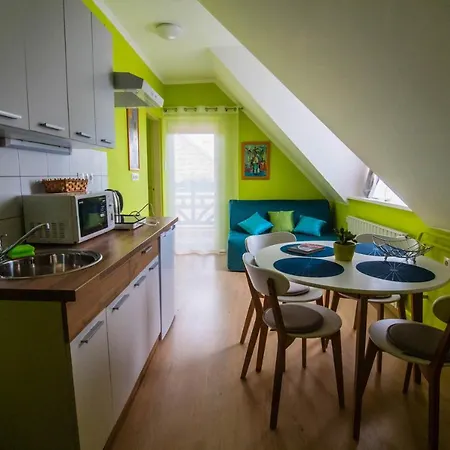 Aparthotel Feszek Apartman *