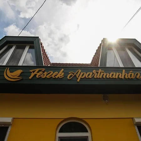 Feszek Apartman Aparthotel *