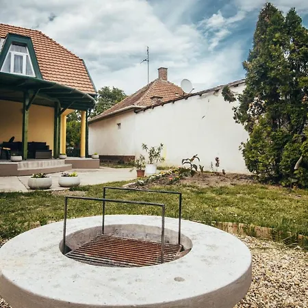 Feszek Apartman